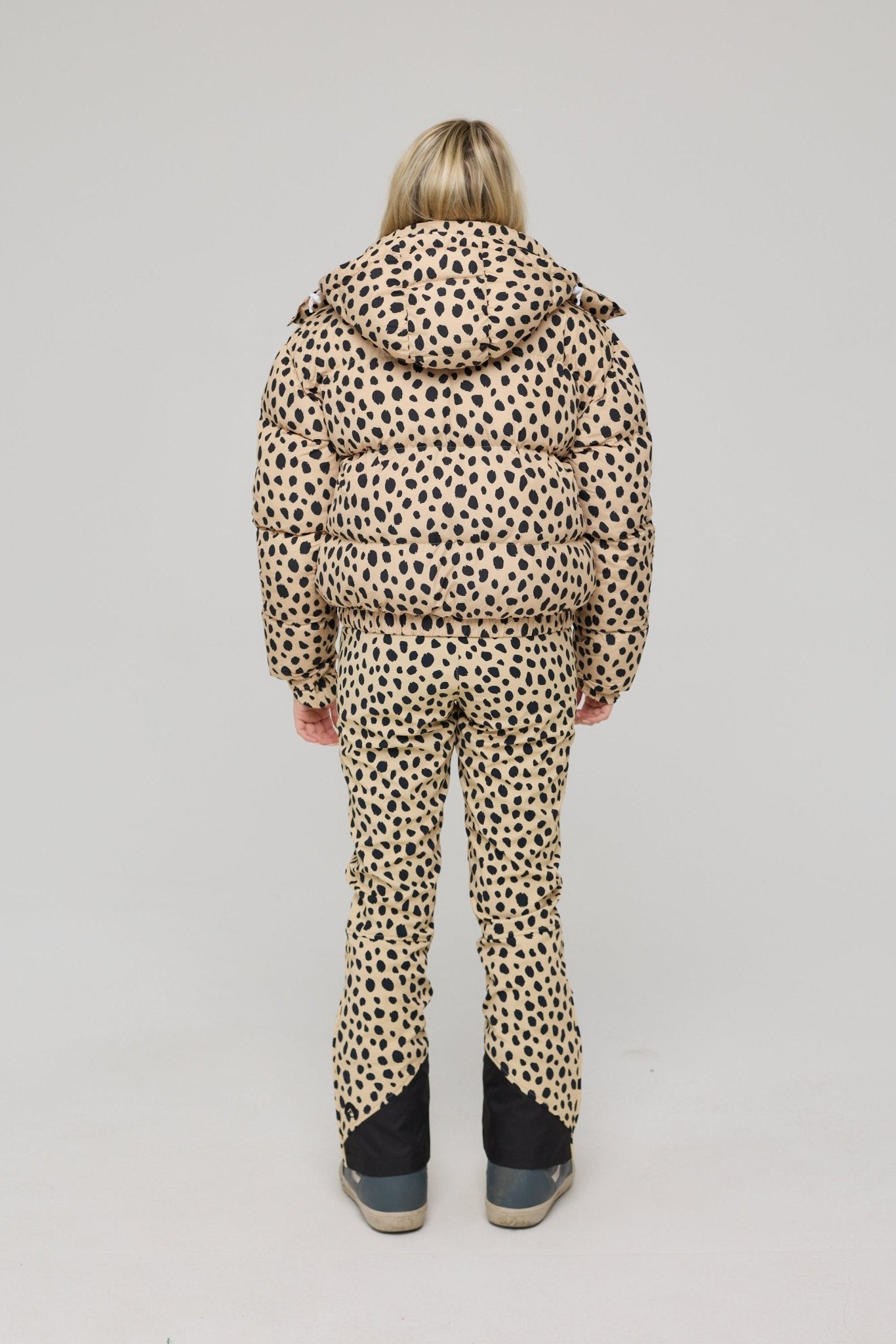 Chic Puffer Jacket - Cheetah - OOSC Clothing - USA